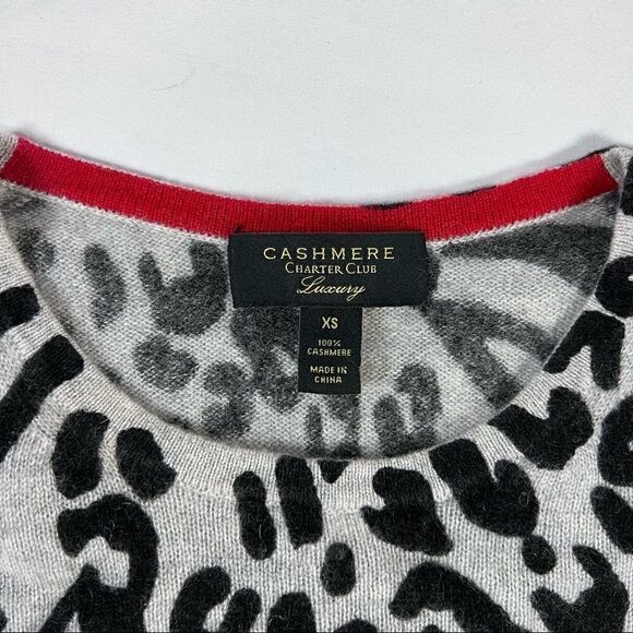 EUC✨ Charter Club 100% Cashmere Luxury Animal-Print Grey Sweater XS - Picture 2 of 5